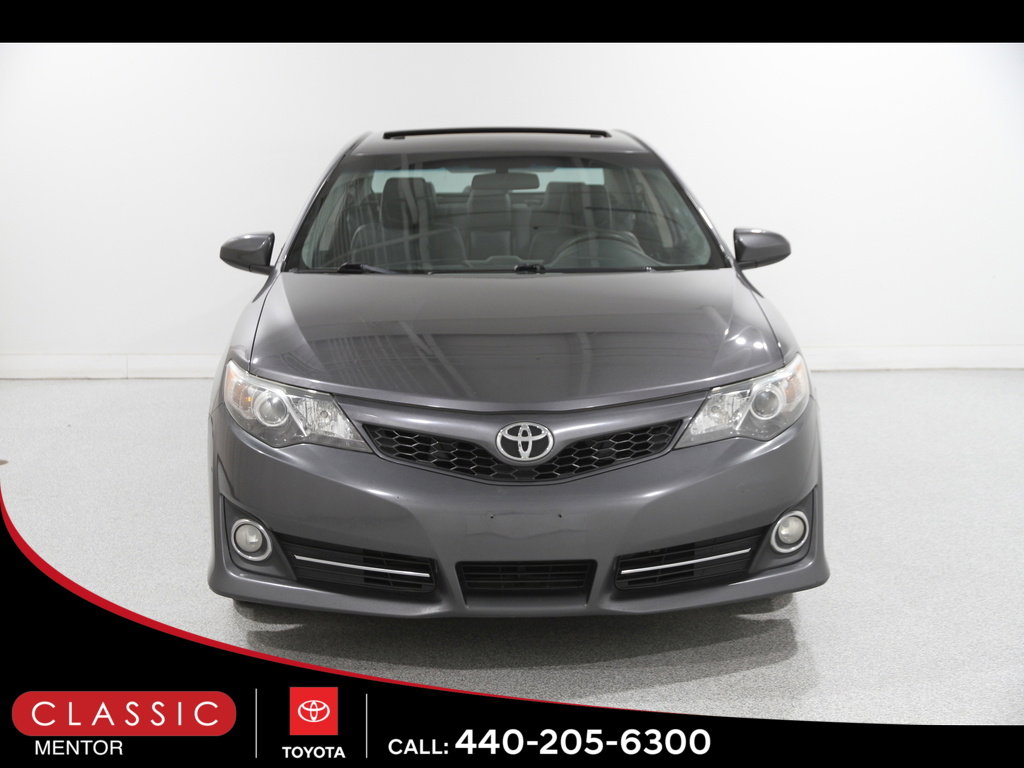 Used 2014 Toyota Camry SE image 2