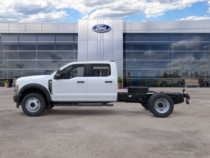 New 2026 Ford F550 4x4 Crew Cab image 3
