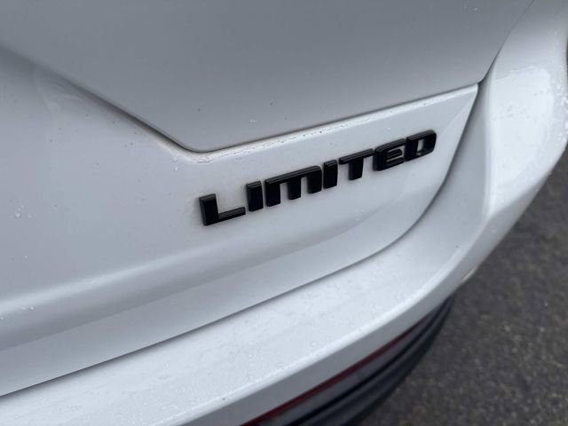 Used 2023 Jeep Grand Cherokee Limited w/ Black Appearance Package image 6