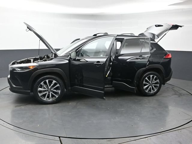Certified 2022 Toyota Corolla Cross XLE w/ Black Badges Package (TMS) AWD/4WD image 47