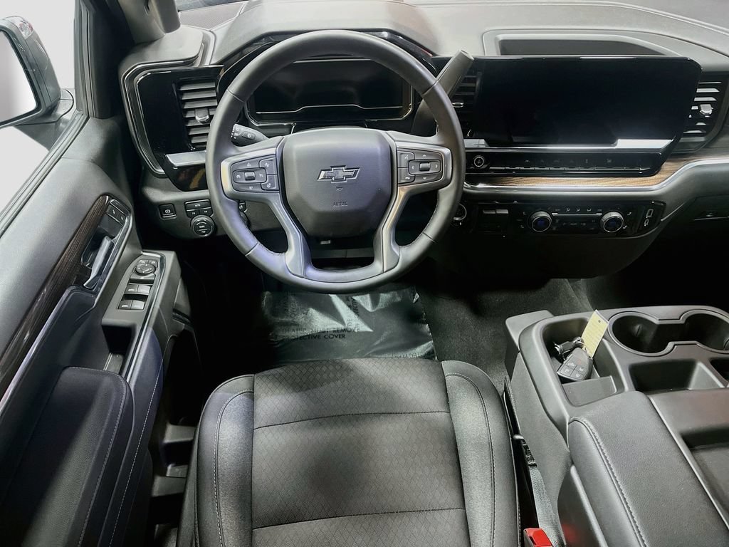 Used 2025 Chevrolet Silverado 1500 LT AWD/4WD image 22