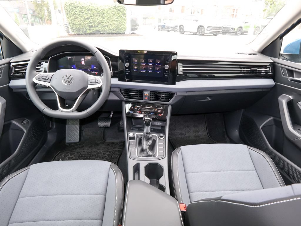 New 2026 Volkswagen Jetta SE FWD image 16