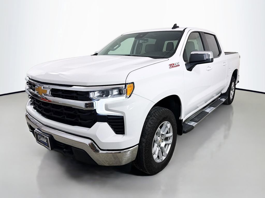 Used 2024 Chevrolet Silverado 1500 LT w/ Z71 Off-Road Package image 3
