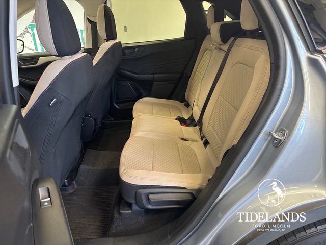 Used 2022 Ford Escape SE w/ SE Sport Appearance Package FWD image 30