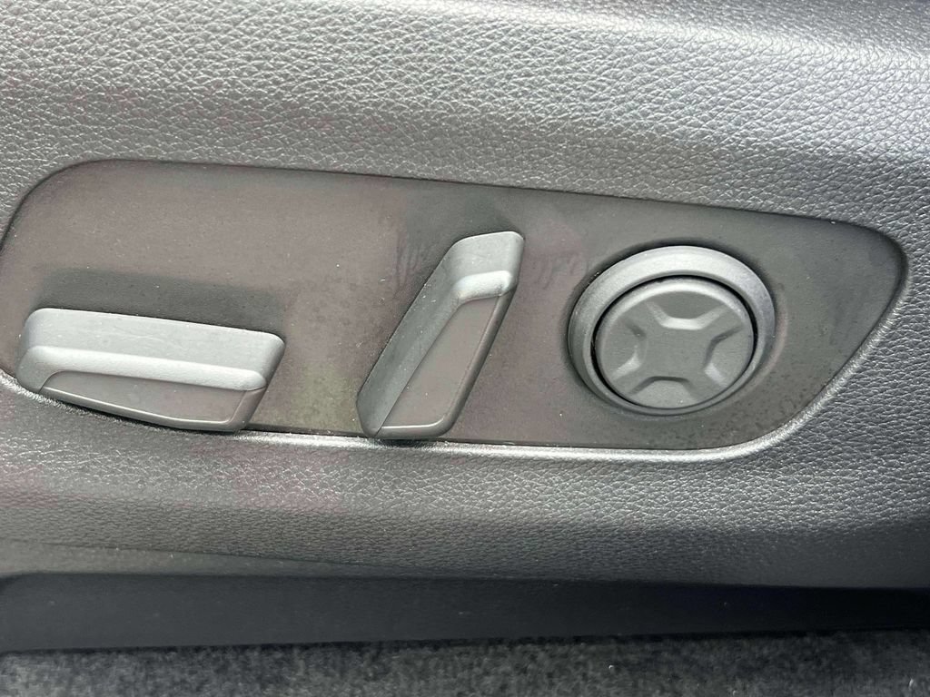 Certified 2024 Kia Carnival SX Prestige FWD image 18