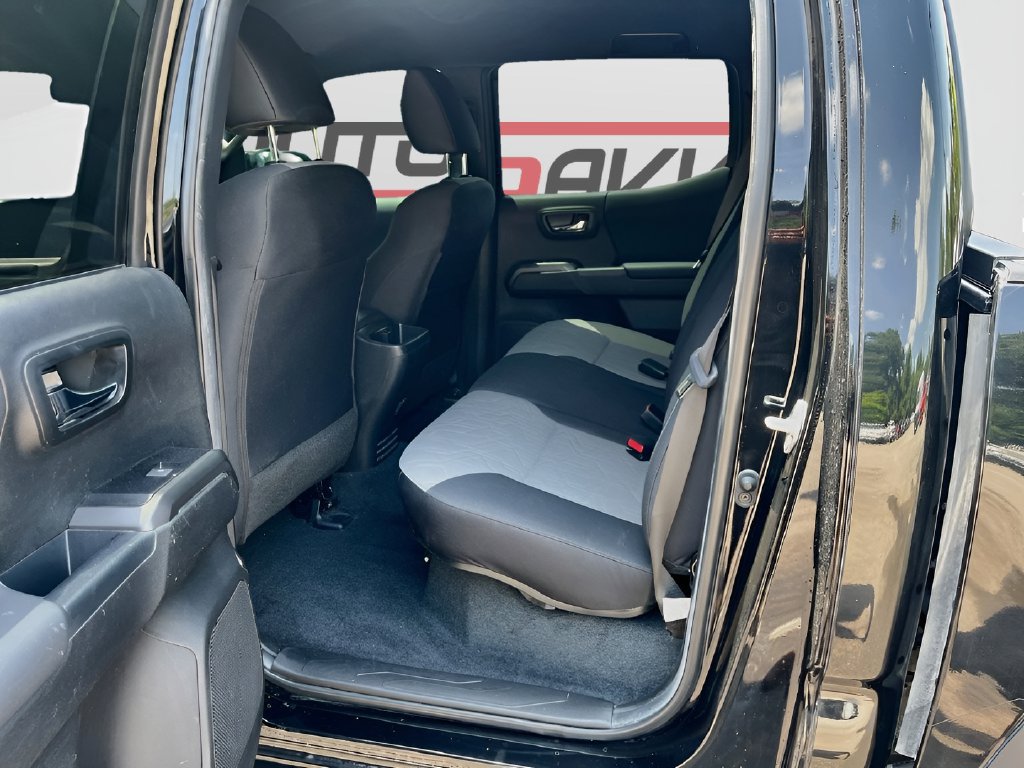 Used 2022 Toyota Tacoma TRD Off-Road AWD/4WD image 22