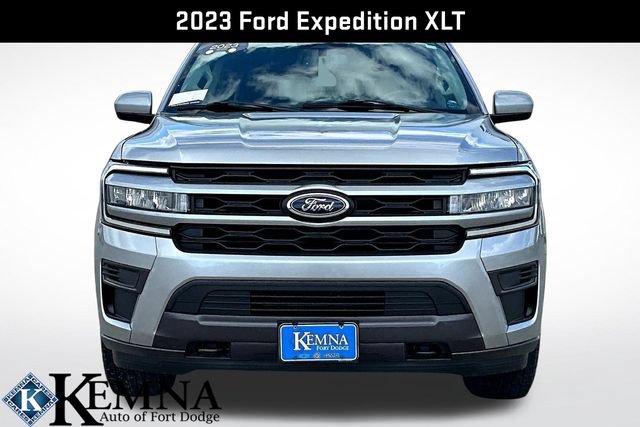Used 2023 Ford Expedition XLT AWD/4WD image 2