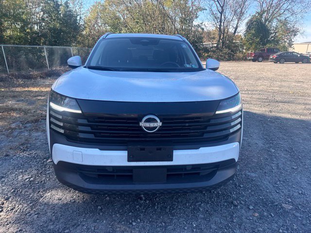 Certified 2025 Nissan Kicks SV w/ SV Premium Package AWD/4WD image 2