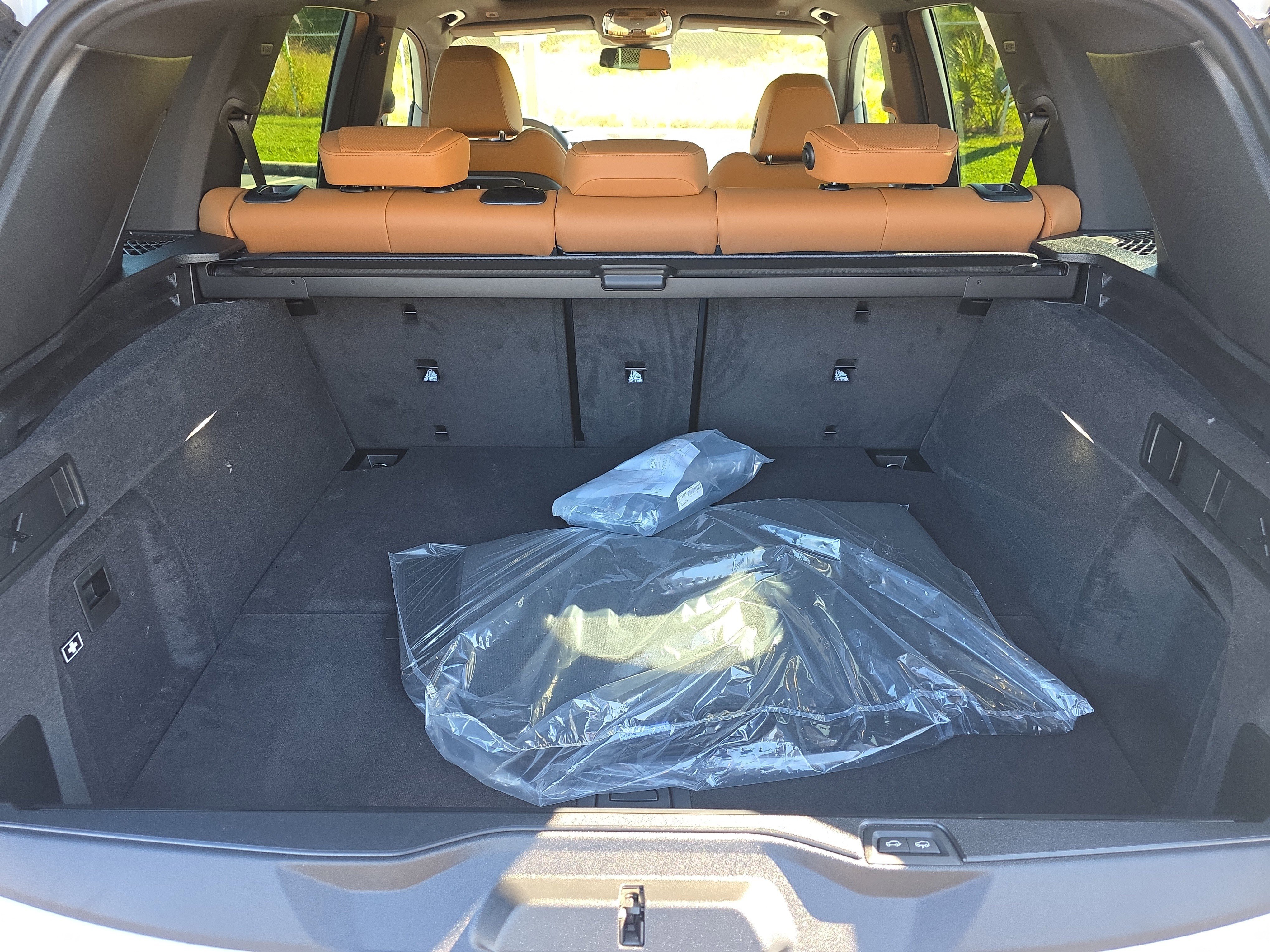 New 2026 BMW X5 xDrive50e image 8