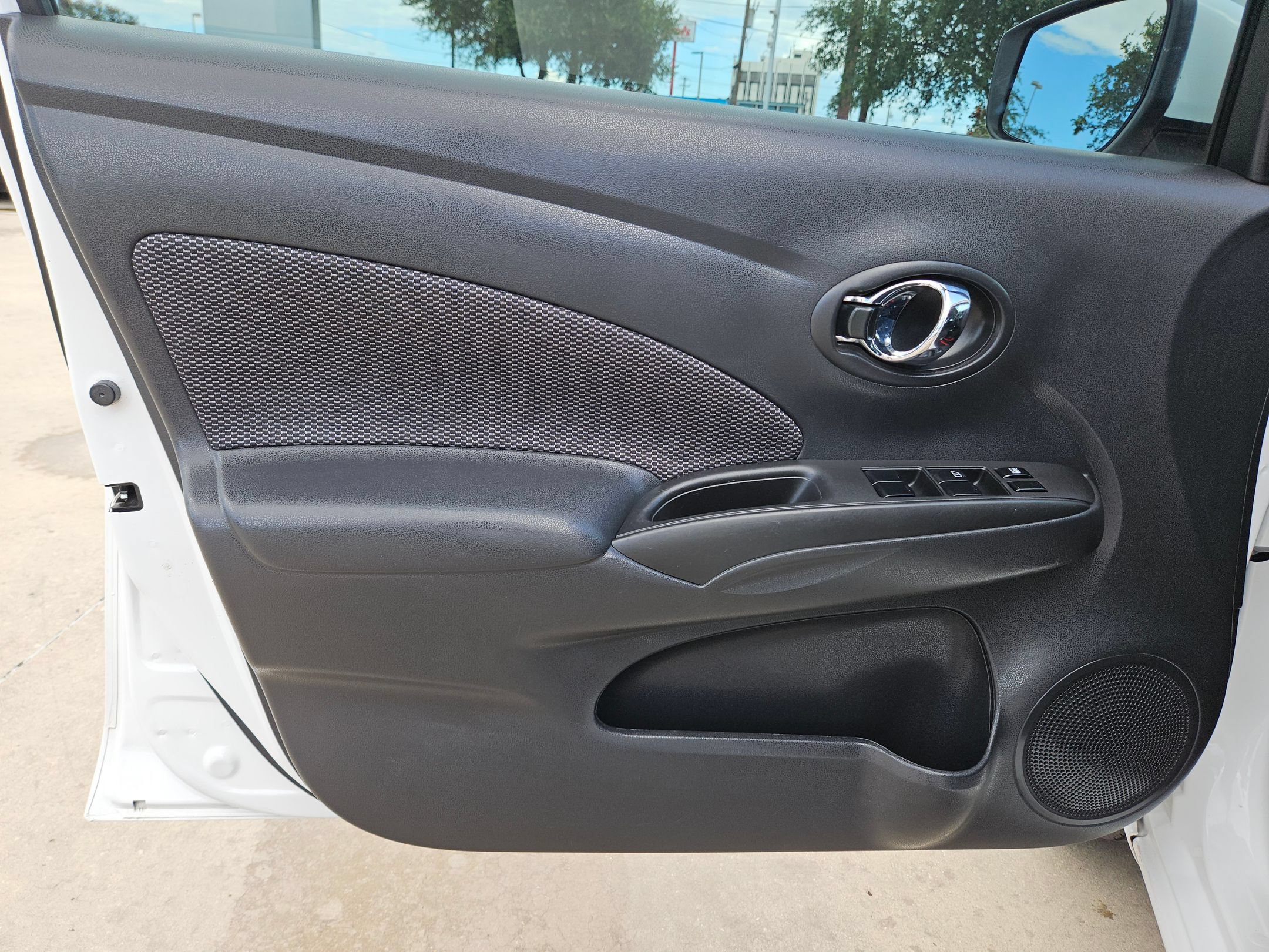 Used 2019 Nissan Versa SV FWD image 11