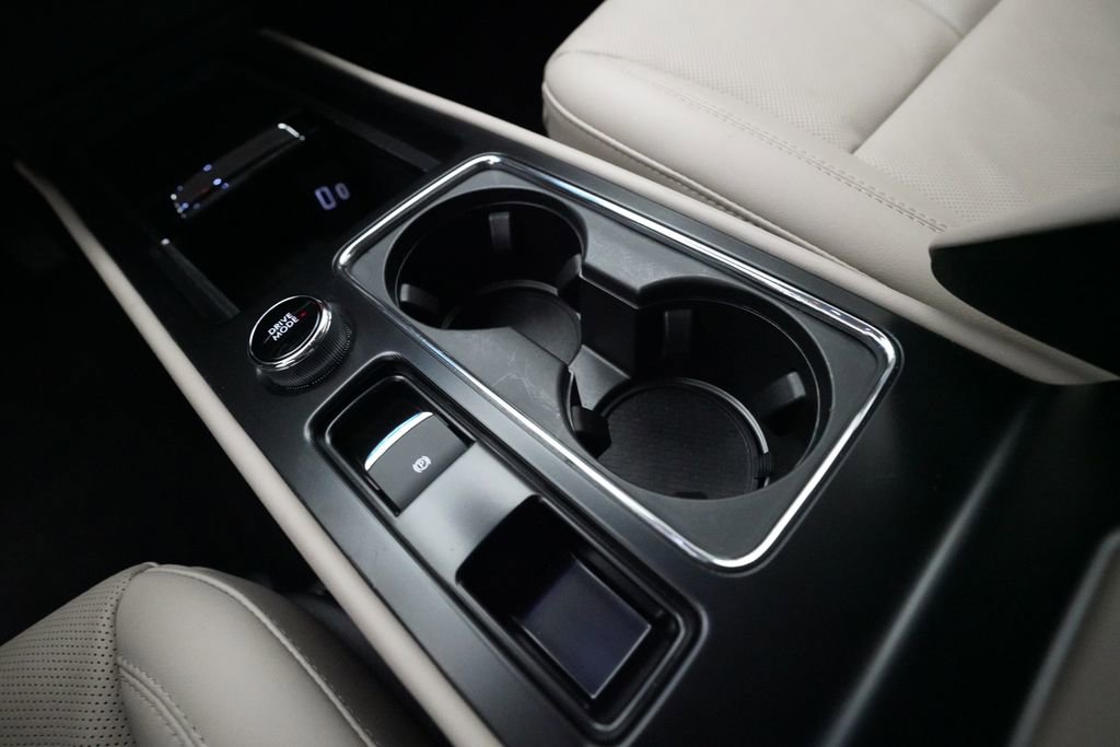 Used 2025 Lincoln Corsair Reserve w/ Towing Package image 17