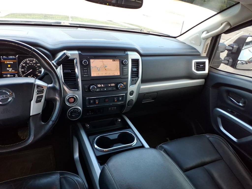 Used 2019 Nissan Titan PRO-4X w/ Pro-4x Convenience Package AWD/4WD image 13