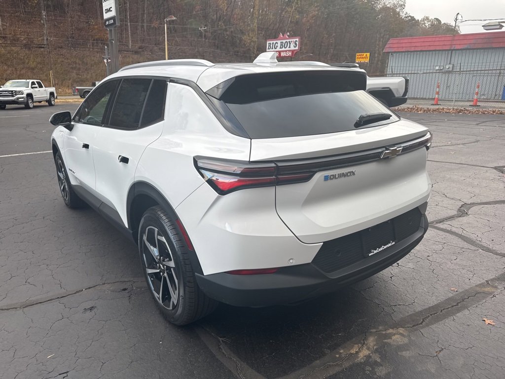 New 2026 Chevrolet Equinox EV LT image 2