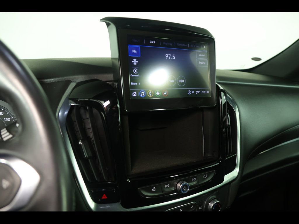 Used 2022 Chevrolet Traverse LT w/ Midnight/Sport Edition image 15