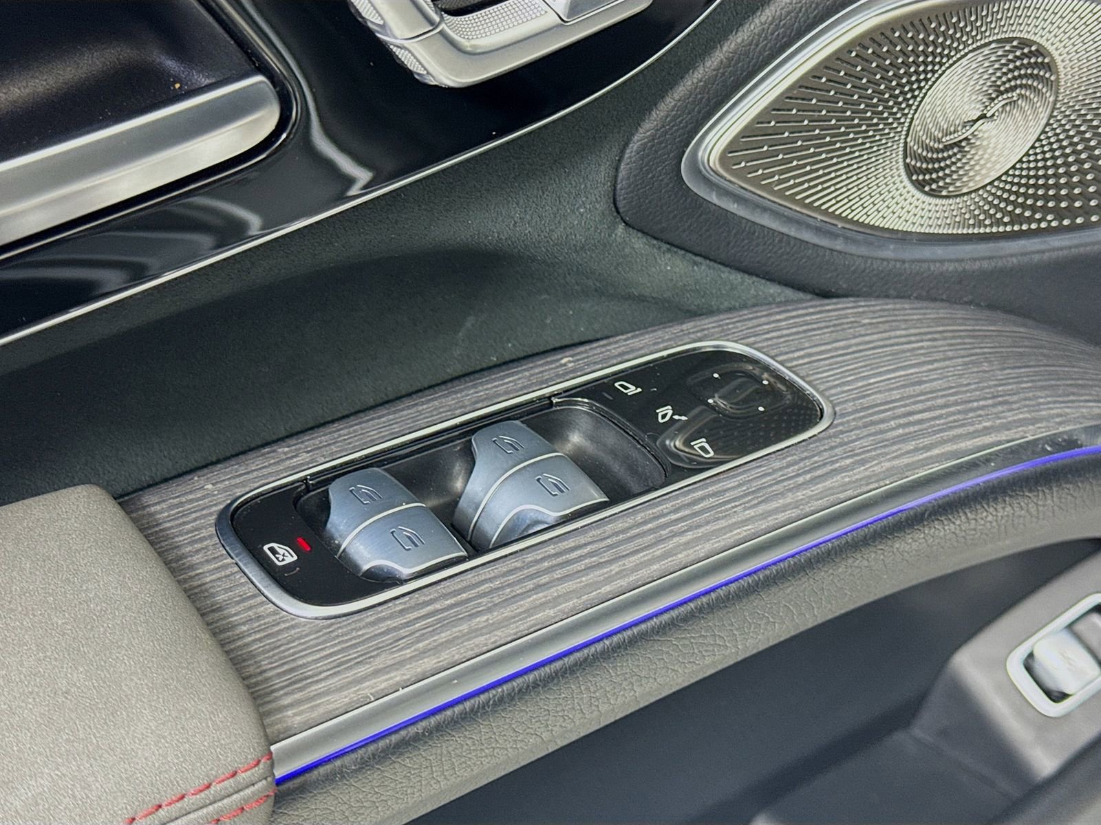 Used 2022 Mercedes-Benz EQS 580 4MATIC Sedan image 16