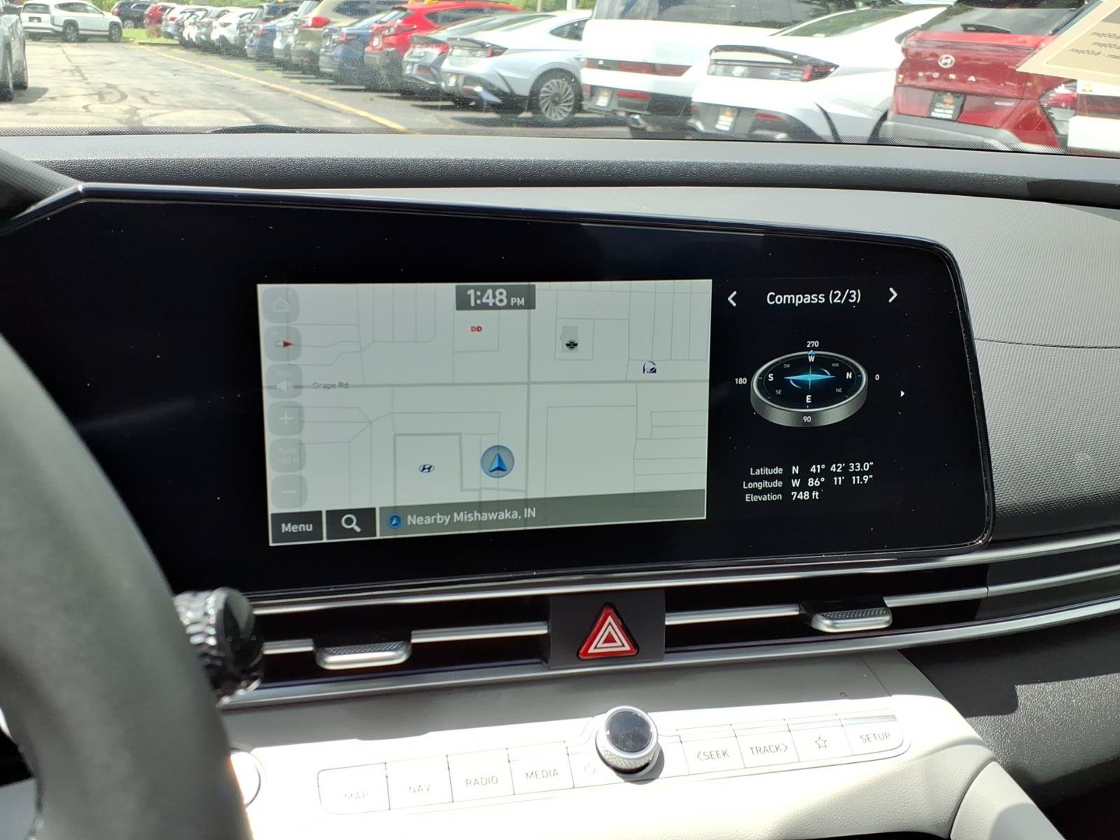 New 2025 Hyundai Elantra Limited FWD image 15