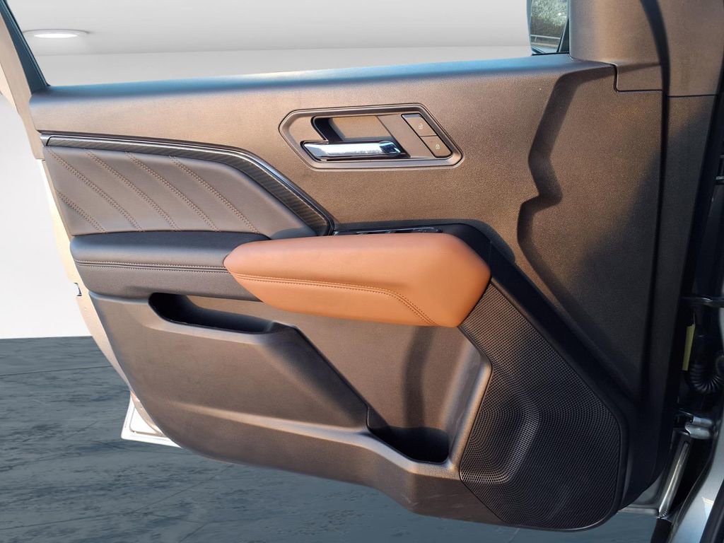 Used 2025 GMC Canyon AT4 image 28