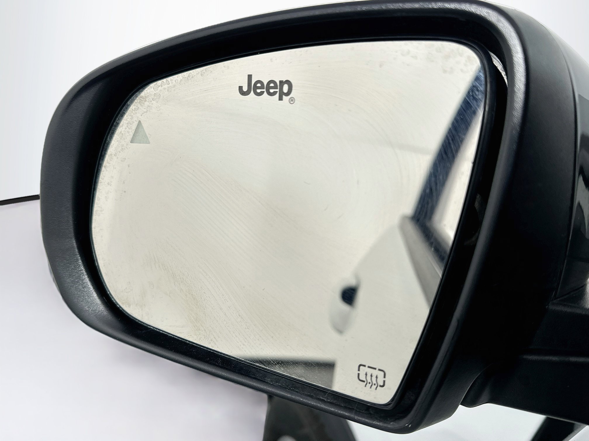 Used 2025 Jeep Compass Latitude w/ Sun & Sound Group AWD/4WD image 16