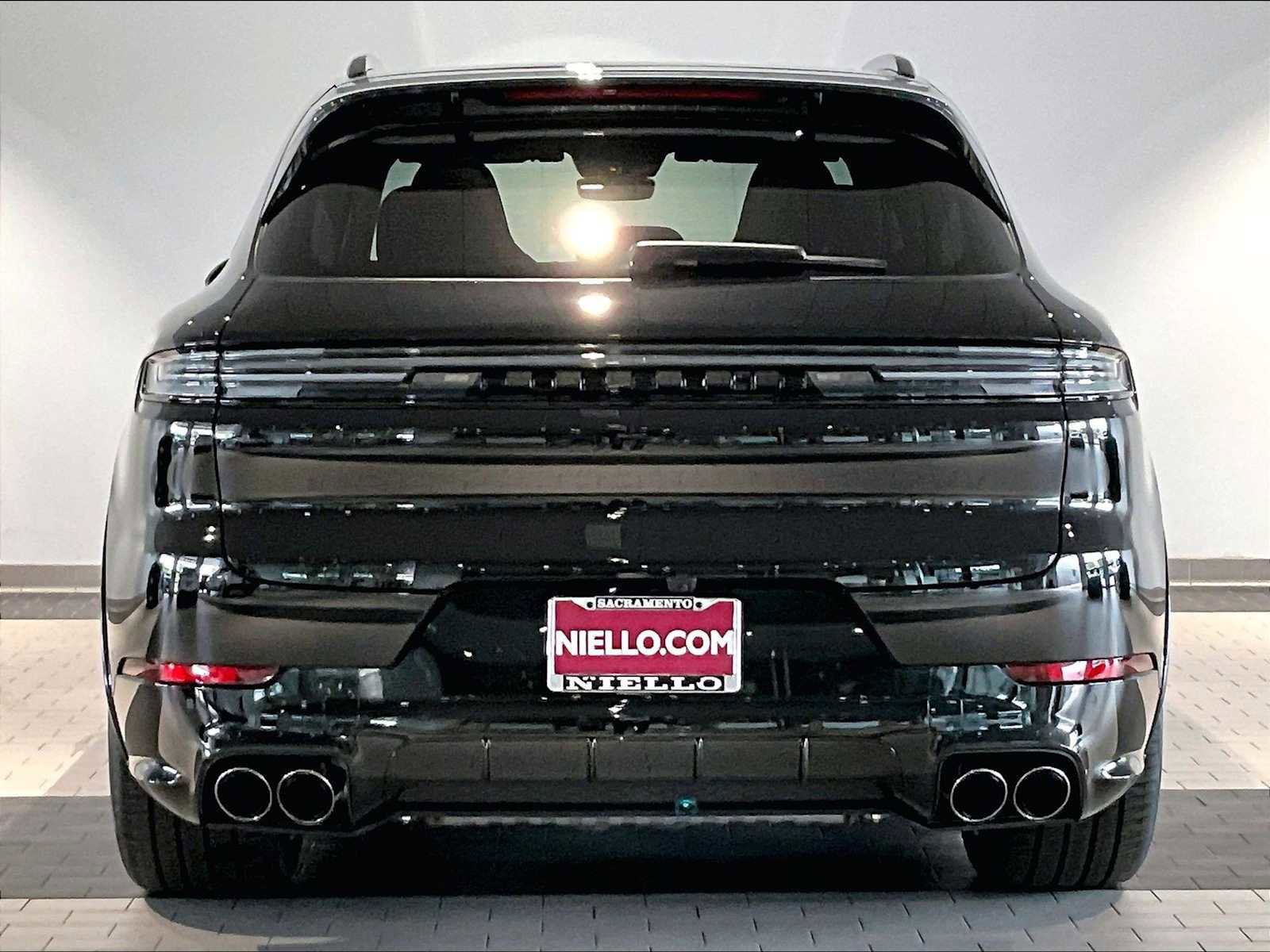 New 2026 Porsche Cayenne GTS AWD/4WD image 6