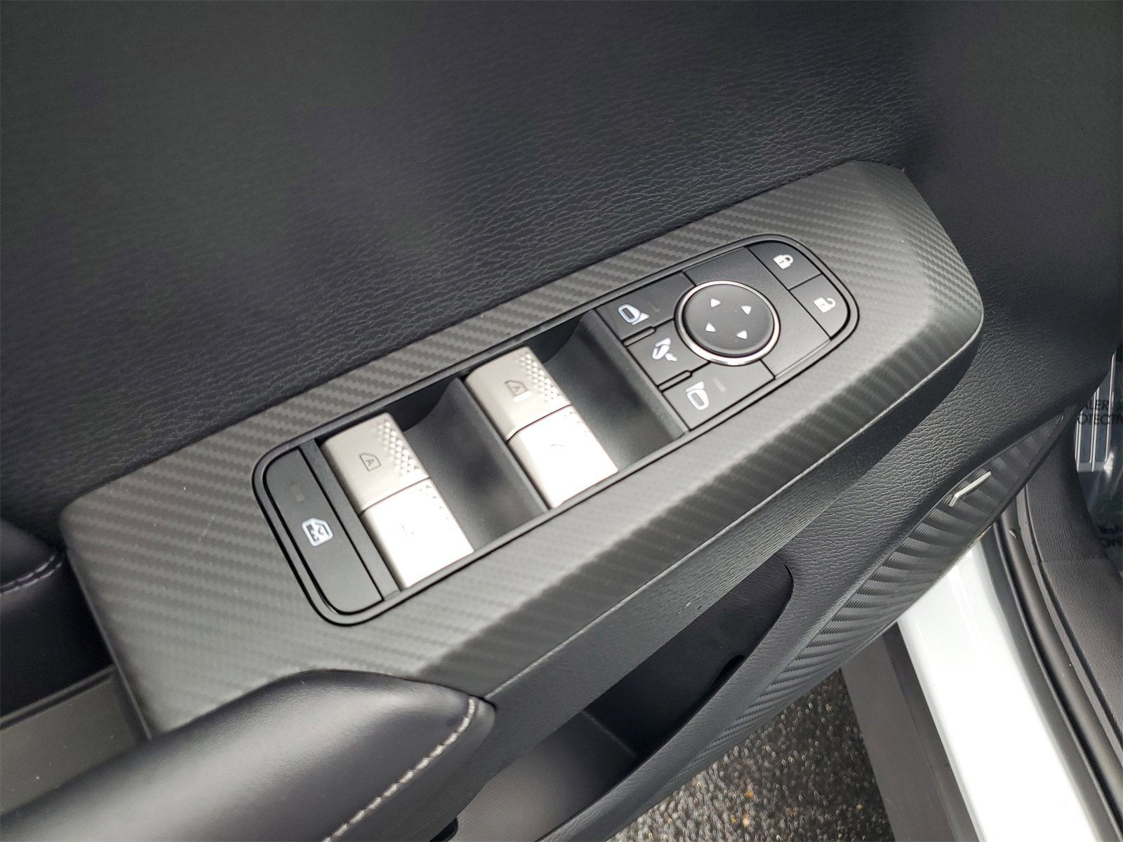 New 2025 Mitsubishi Outlander SEL image 9