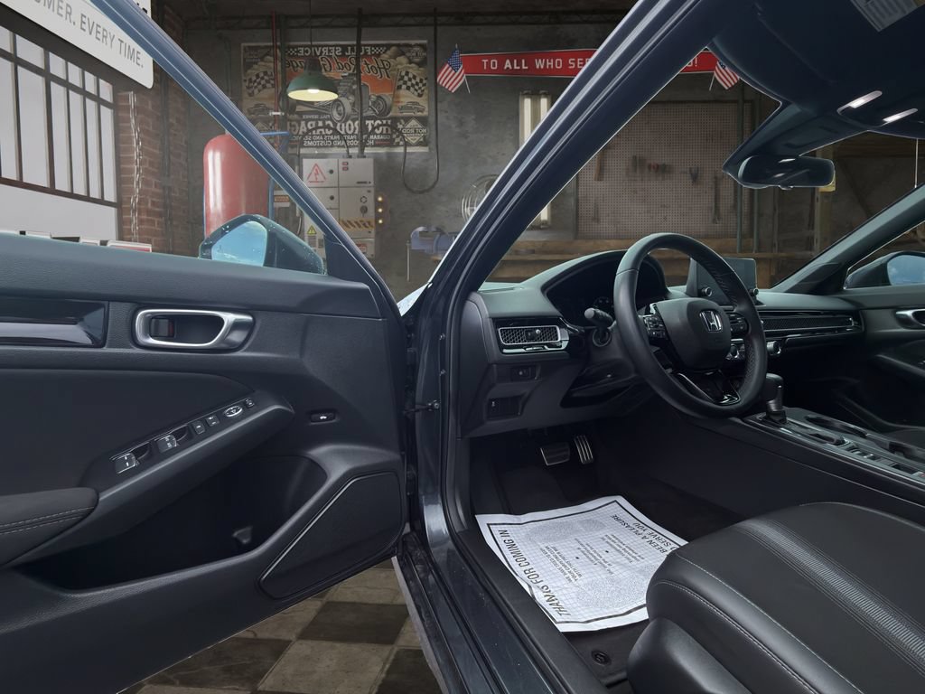 Used 2025 Honda Civic Sport image 16