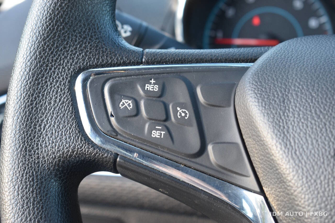 Used 2017 Chevrolet Cruze LT w/ Convenience Package image 20