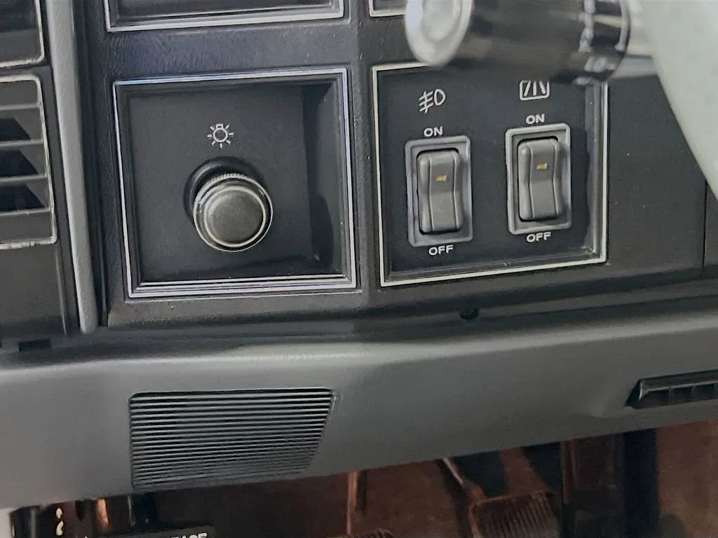 Used 1989 Jeep Comanche Eliminator RWD image 11