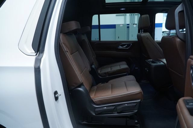 Used 2023 Chevrolet Suburban High Country AWD/4WD image 19
