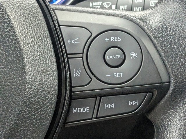 Used 2025 Toyota RAV4 XLE image 27