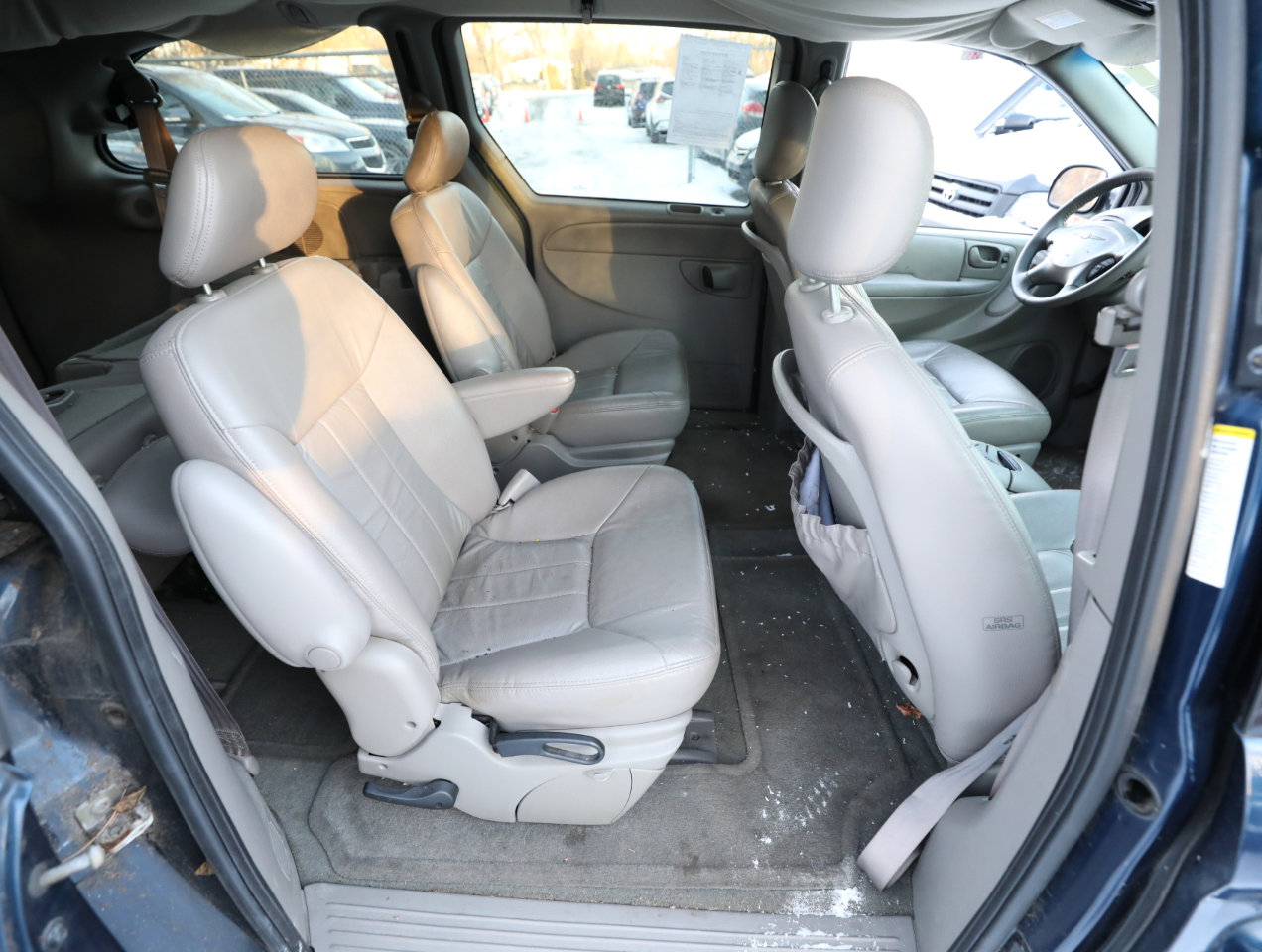 Used 2002 Chrysler Town & Country EX image 13