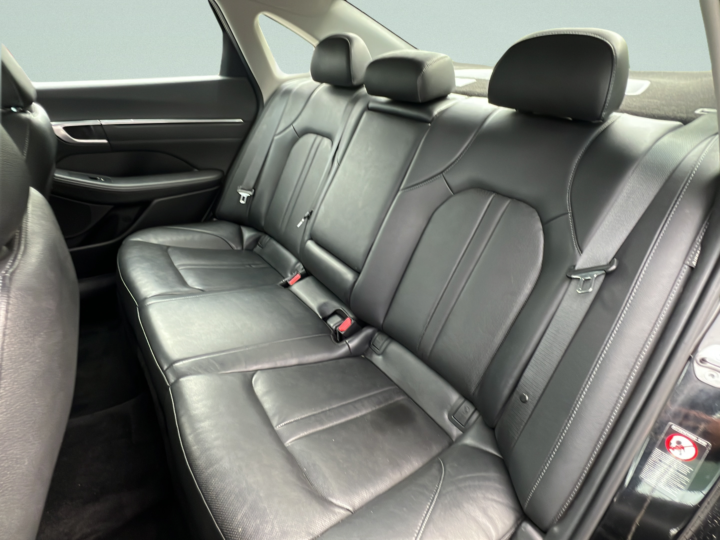 Used 2023 Hyundai Sonata Limited FWD image 9