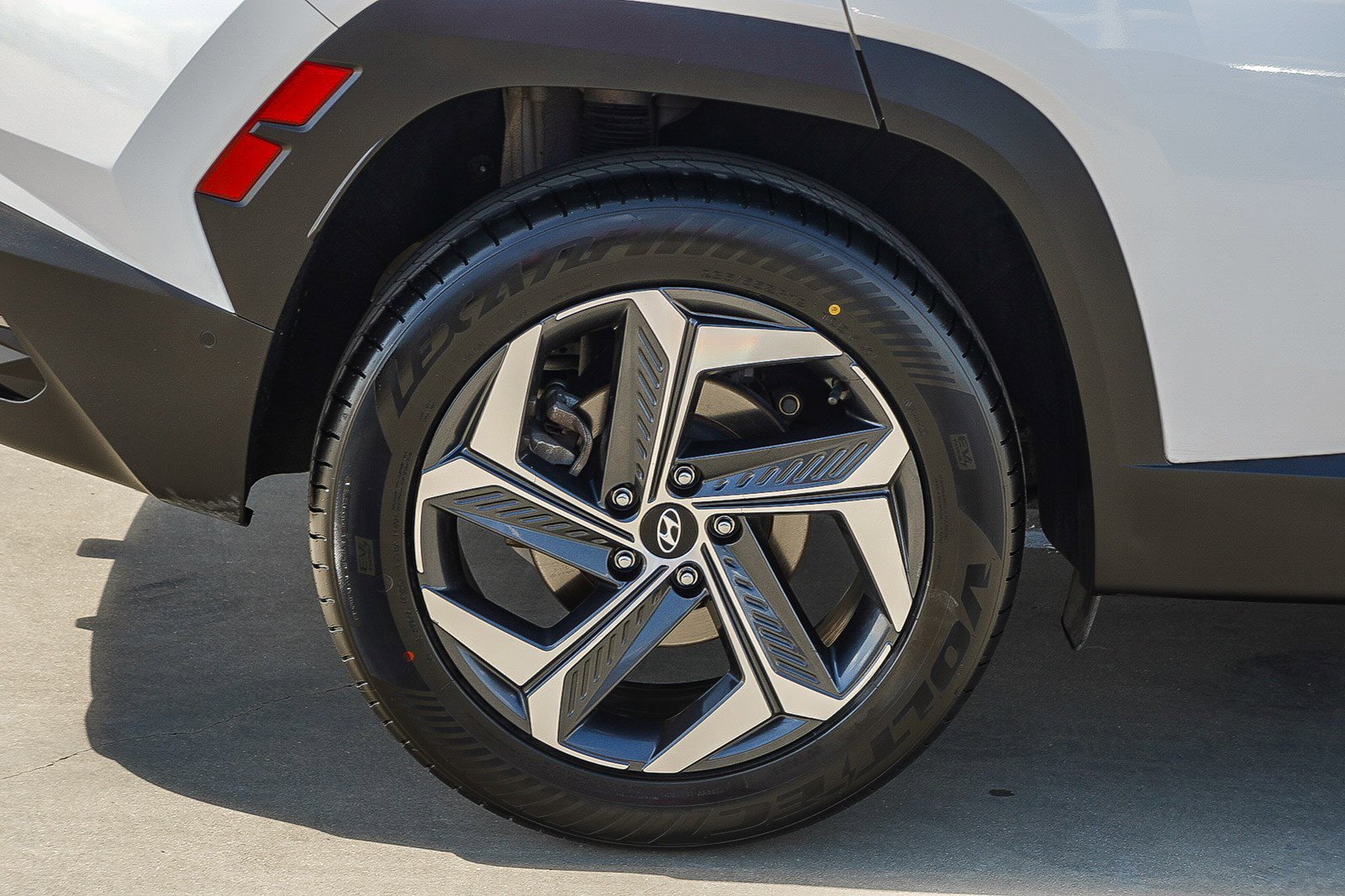 Used 2022 Hyundai Tucson Limited AWD/4WD image 12