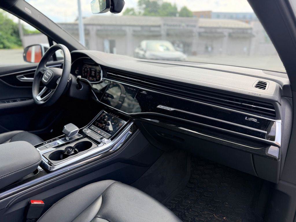 Certified 2025 Audi Q7 2.0T Premium Plus w/ Premium Plus Package AWD/4WD image 23