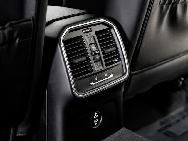 Used 2025 Porsche Macan image 26