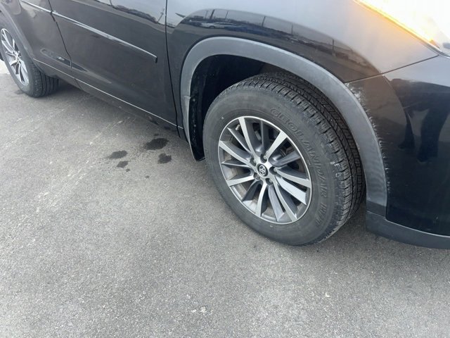 Used 2017 Toyota Highlander XLE image 5