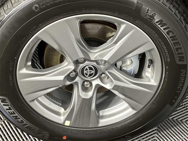 Used 2025 Toyota RAV4 XLE image 32