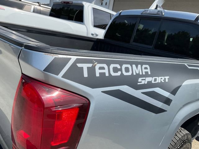 Used 2022 Toyota Tacoma SR w/ SR Convenience Package image 9