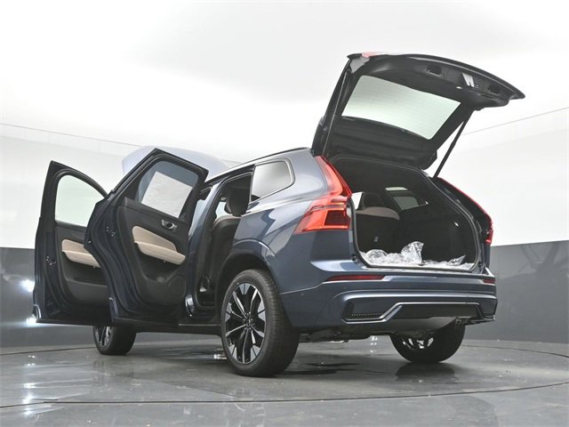 New 2026 Volvo XC60 B5 Plus w/ Protection Package Premier image 47