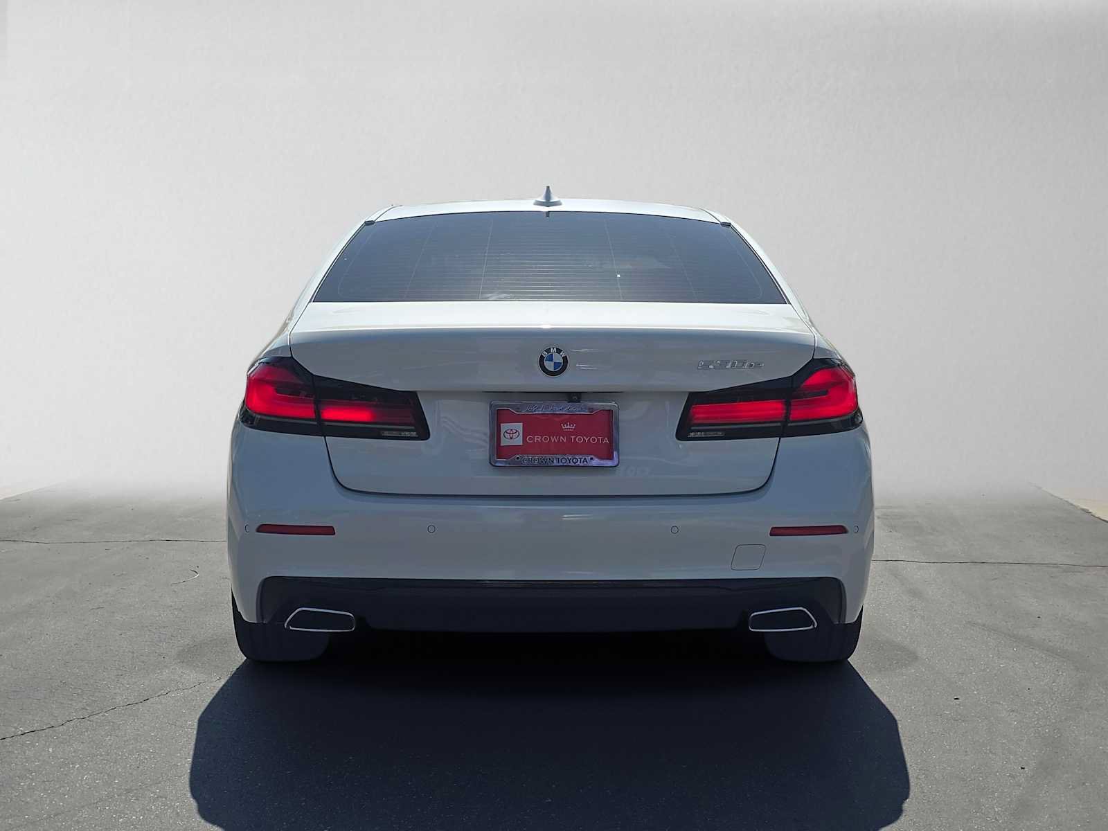 Used 2021 BMW 530e w/ Parking Assistance Package RWD image 4