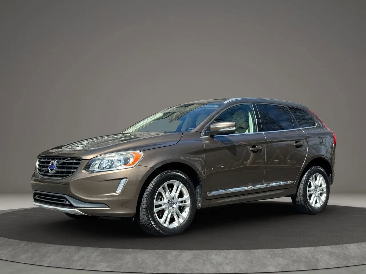 Used 2015 Volvo XC60 T5 AWD/4WD image 1