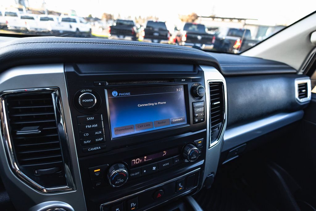 Used 2018 Nissan Titan PRO-4X AWD/4WD image 17