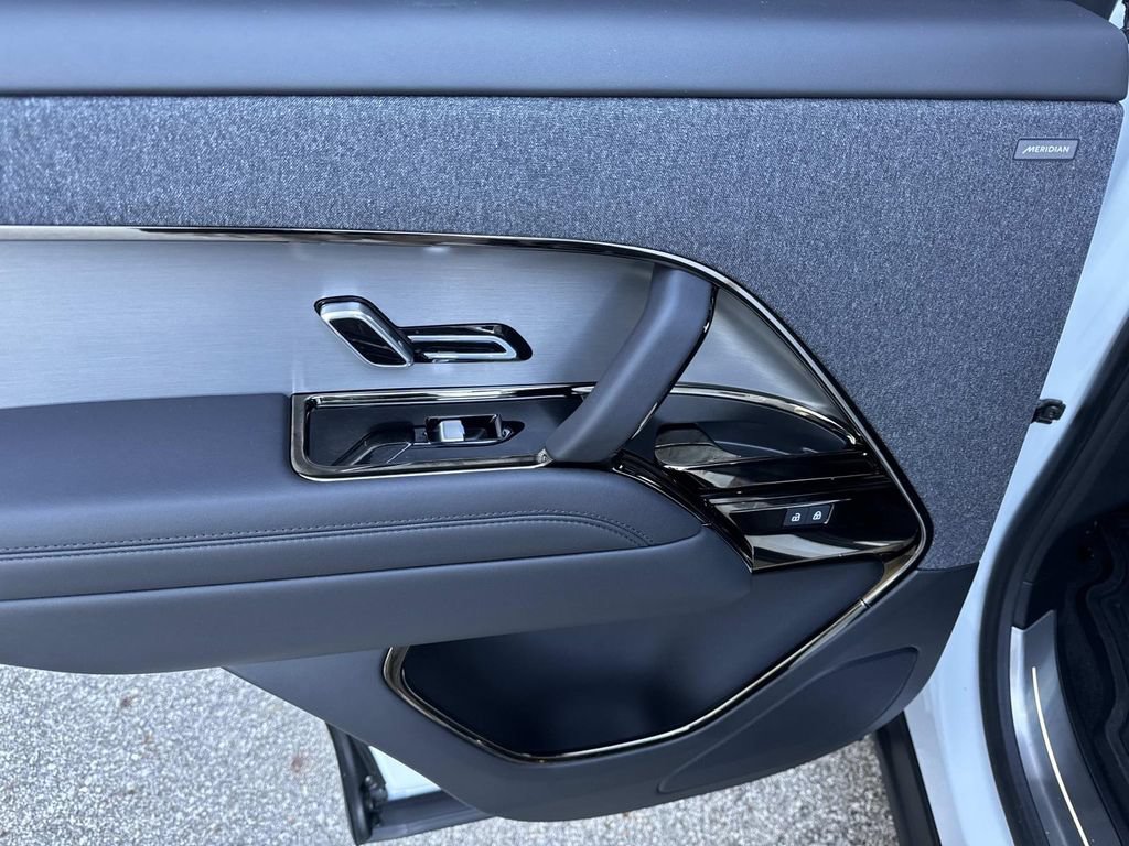 New 2026 Land Rover Range Rover Sport SE AWD/4WD image 13