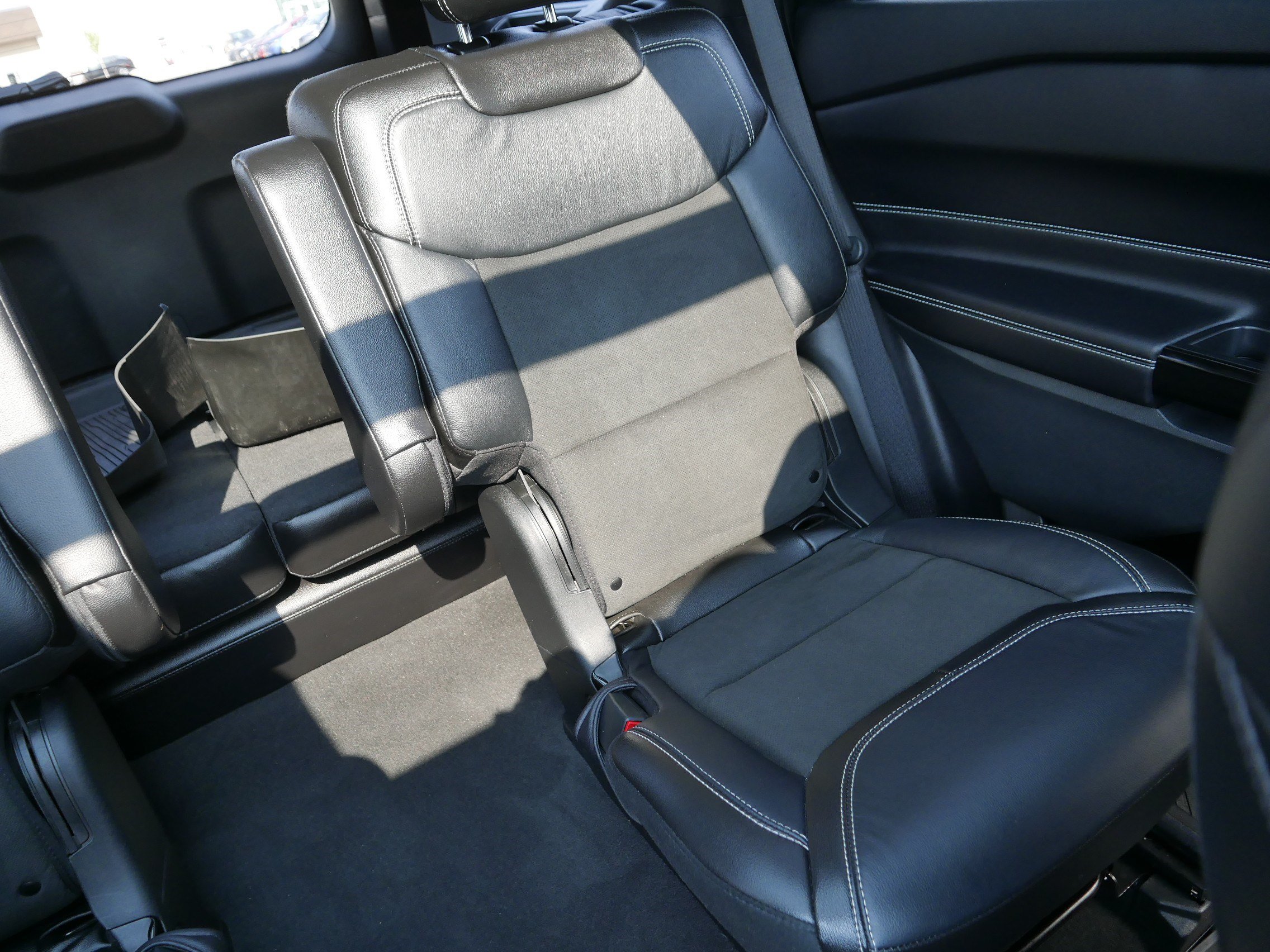 Used 2022 Ford Explorer ST w/ ST Street Pack AWD/4WD image 14