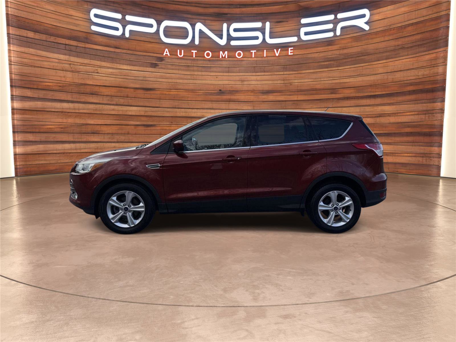 Used 2016 Ford Escape SE image 2