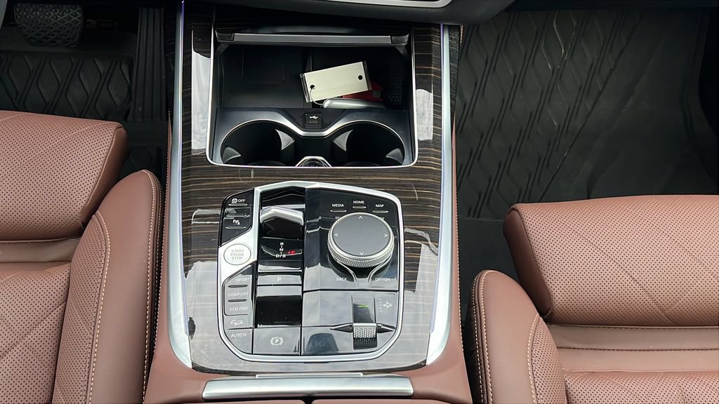 Certified 2025 BMW X7 xDrive40i w/ Premium Package AWD/4WD image 14