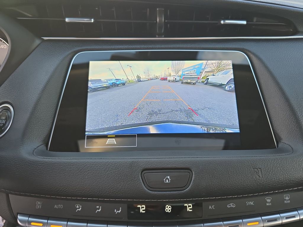 Used 2021 Cadillac XT4 Luxury w/ Cold Weather Package image 15