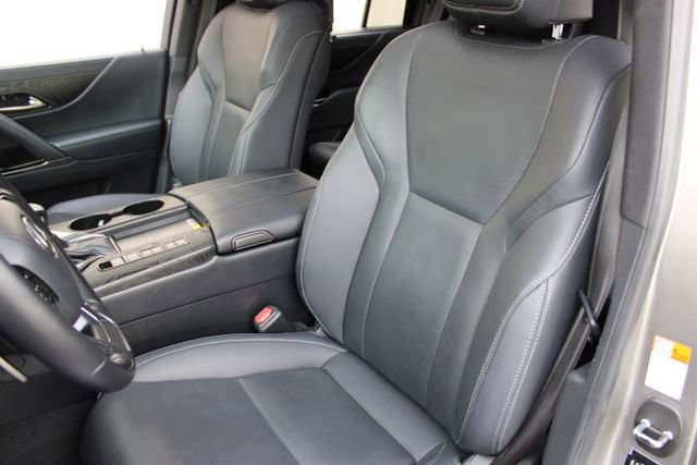 Used 2024 Lexus LX 600 4WD w/ Appearance Package image 9