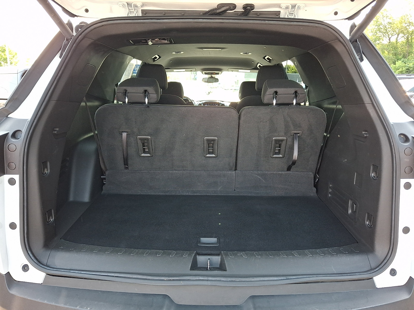 Used 2022 Chevrolet Traverse LT FWD image 20