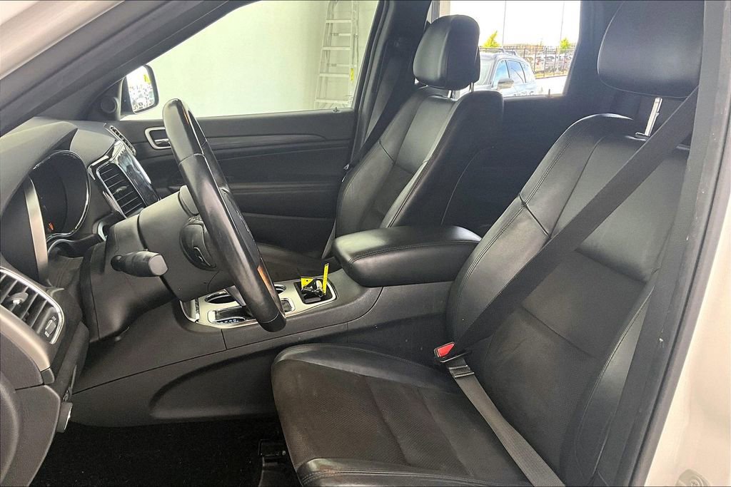 Used 2019 Jeep Grand Cherokee Altitude image 30
