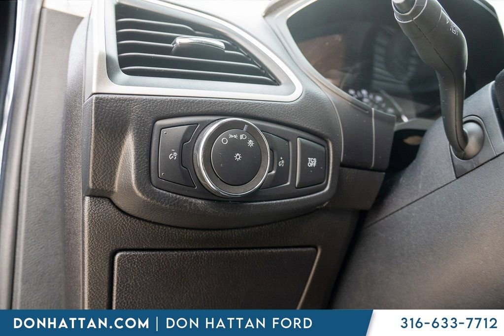 Used 2022 Ford Edge SEL image 17